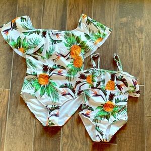 Mommy and daughter bathing suit 🩱 set. 🌴🌿